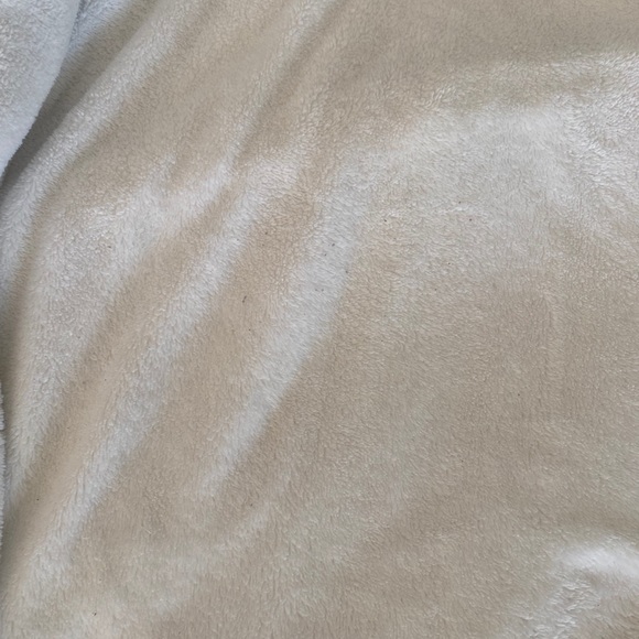 VGUC white microfiber fleece Pottery Barn bathrobe - Picture 4 of 6